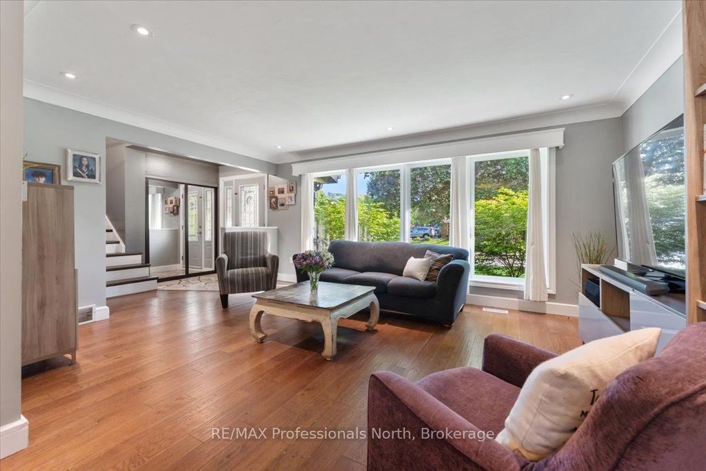 Photo of 3 Scotia Avenue, Brantford, ON N3R 5P9 (MLS # X13045318)