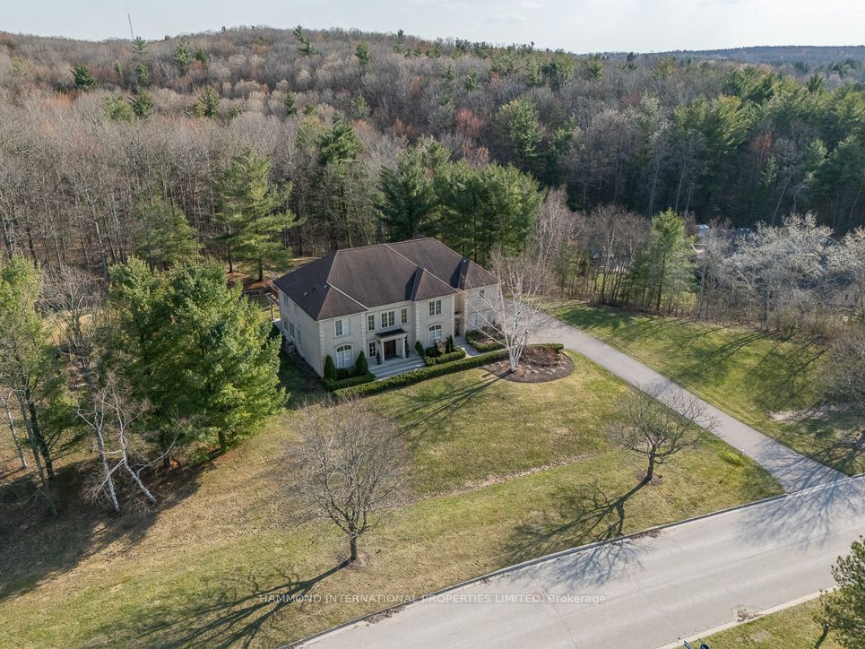 65 Kingswood Drive