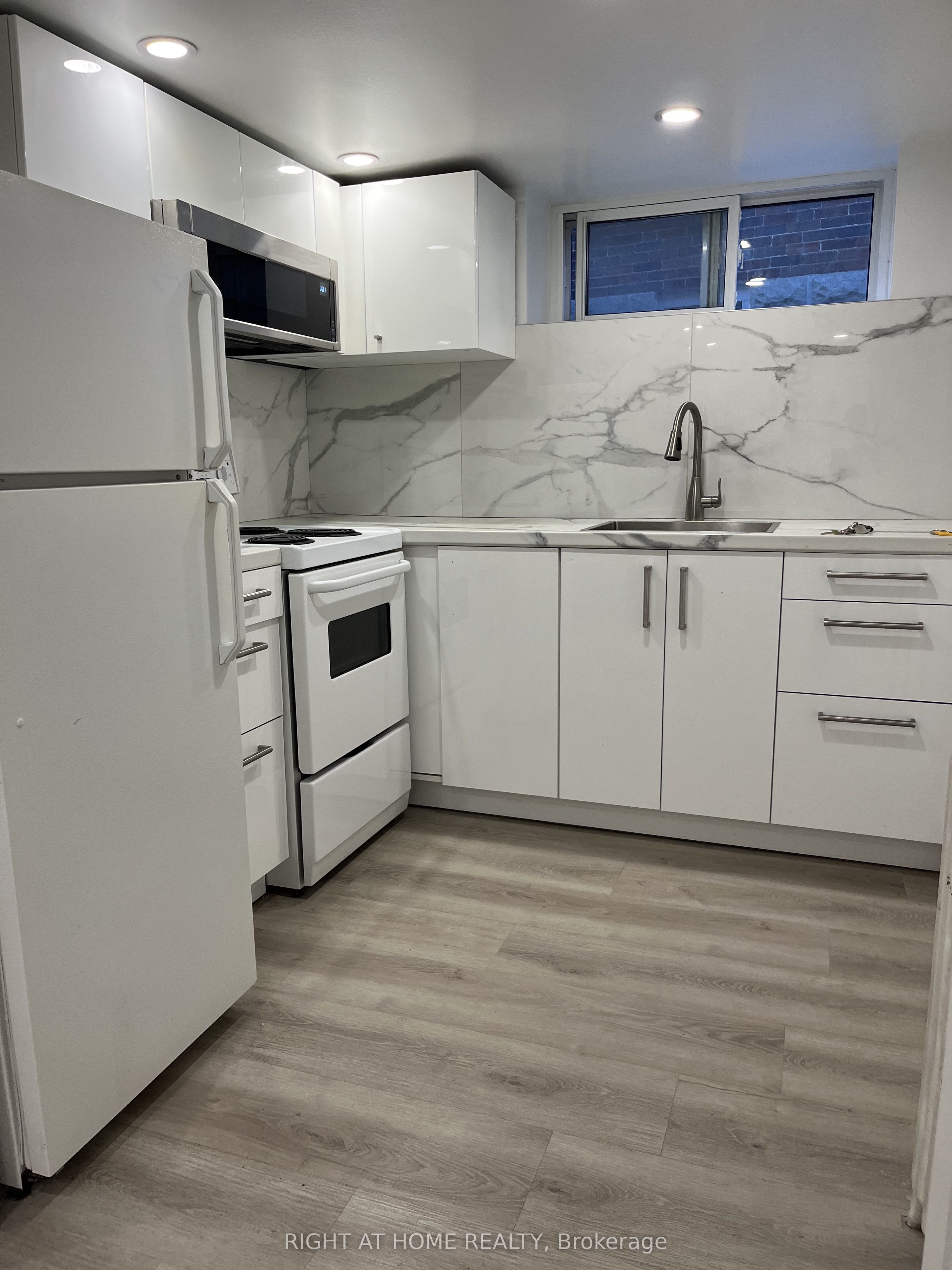 11 Rivercrest Road 5