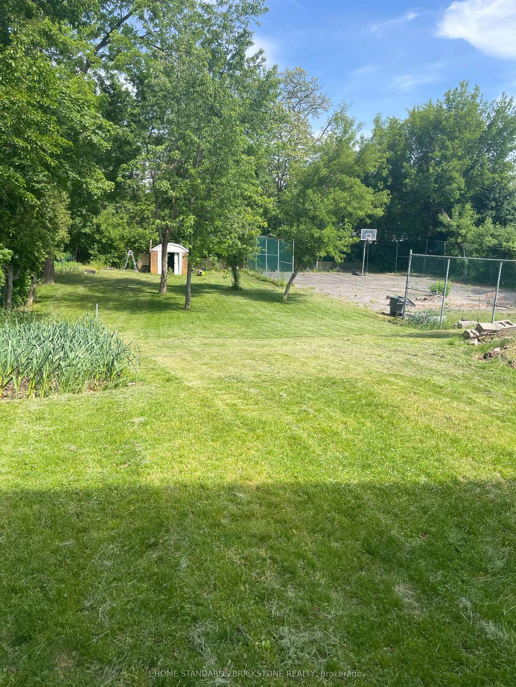 Photo of 72 Mountain Avenue N, Hamilton, ON L8G 3P5 (MLS # X13246184)