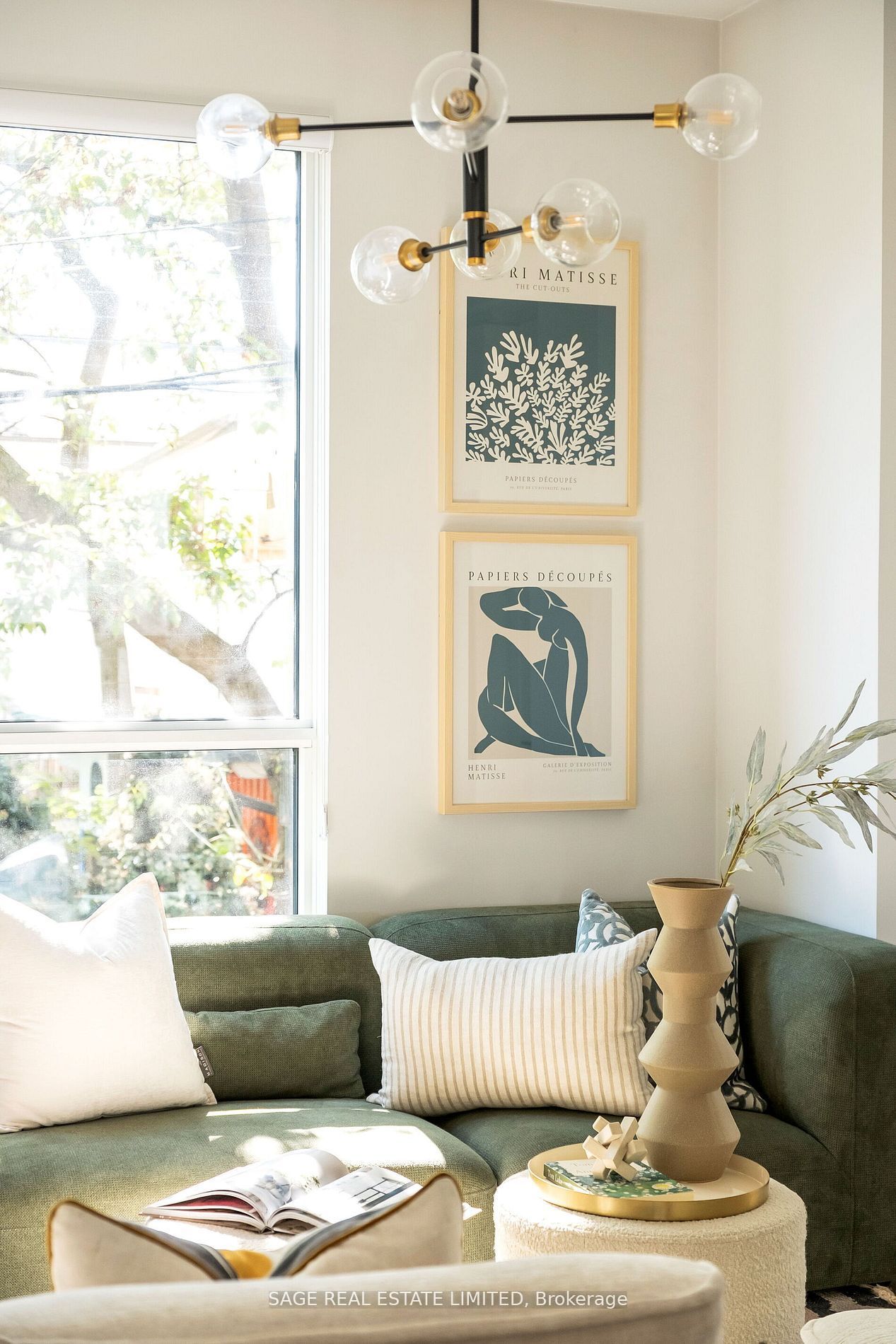 1331 Queen Street E Th01