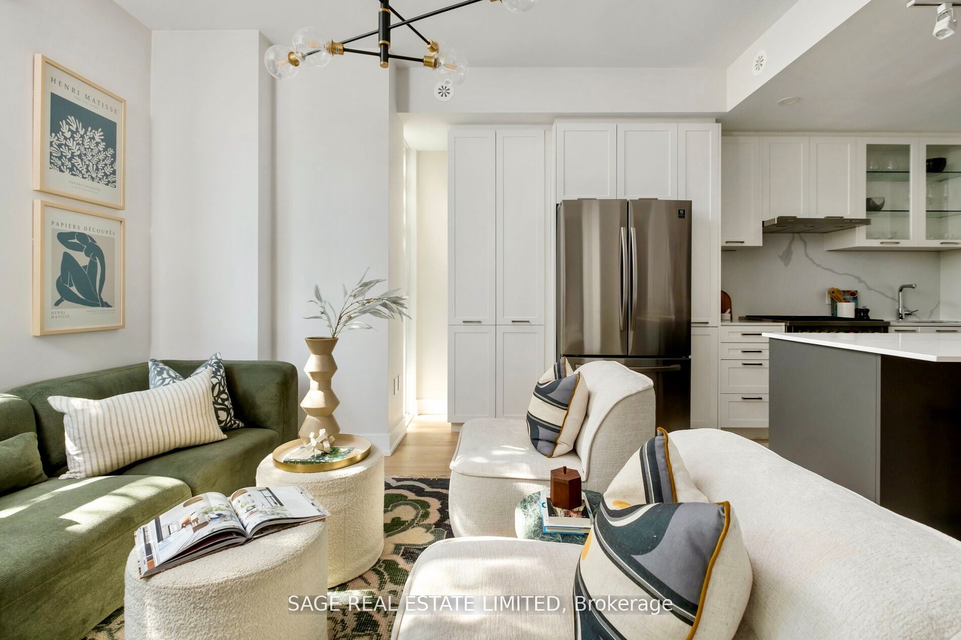 1331 Queen Street E Th01