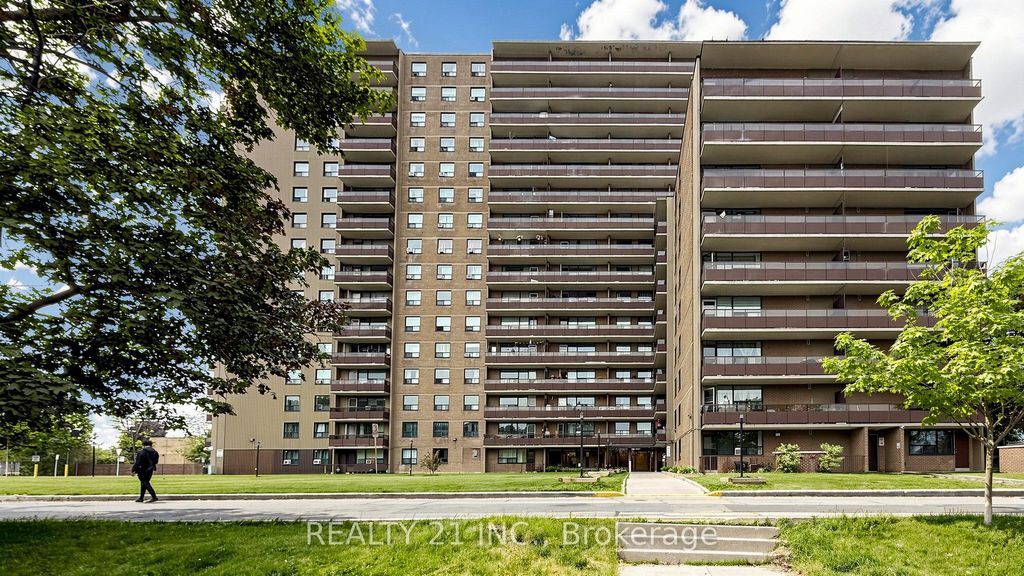 Photo of 180 Markham Road #819, Toronto, ON M1M 2Z9 (MLS # E13420578)