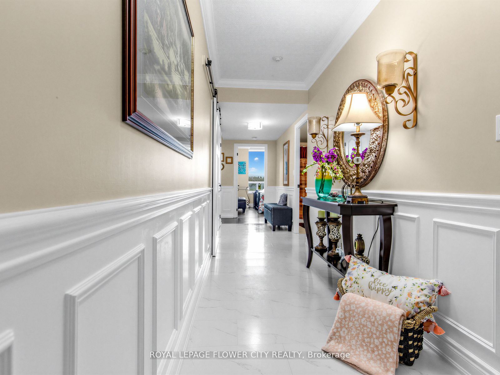 2088 Lawrence Avenue W 404