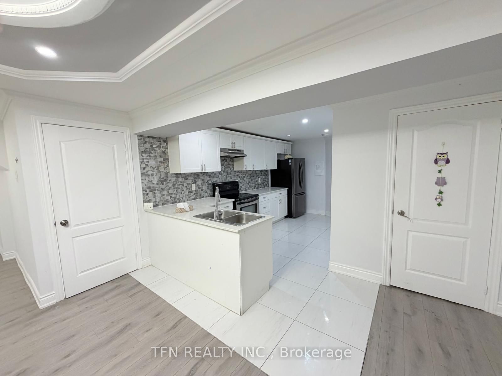 Photo 1 of 4 — 2 Irwin (Basement) Place, Bradford West Gwillimbury, ON L3Z 0H7