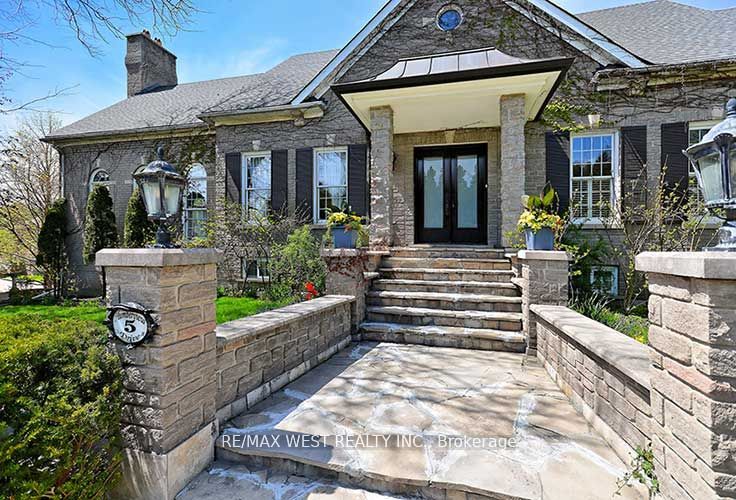 5 Humberview Drive