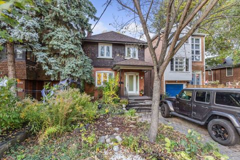 Photo of 226 Broadway Avenue, Toronto, ON M4P 1V9 (MLS # C12475507) Photo of 226 Broadway Avenue, Toronto, ON M4P 1V9 (MLS # C12475507)