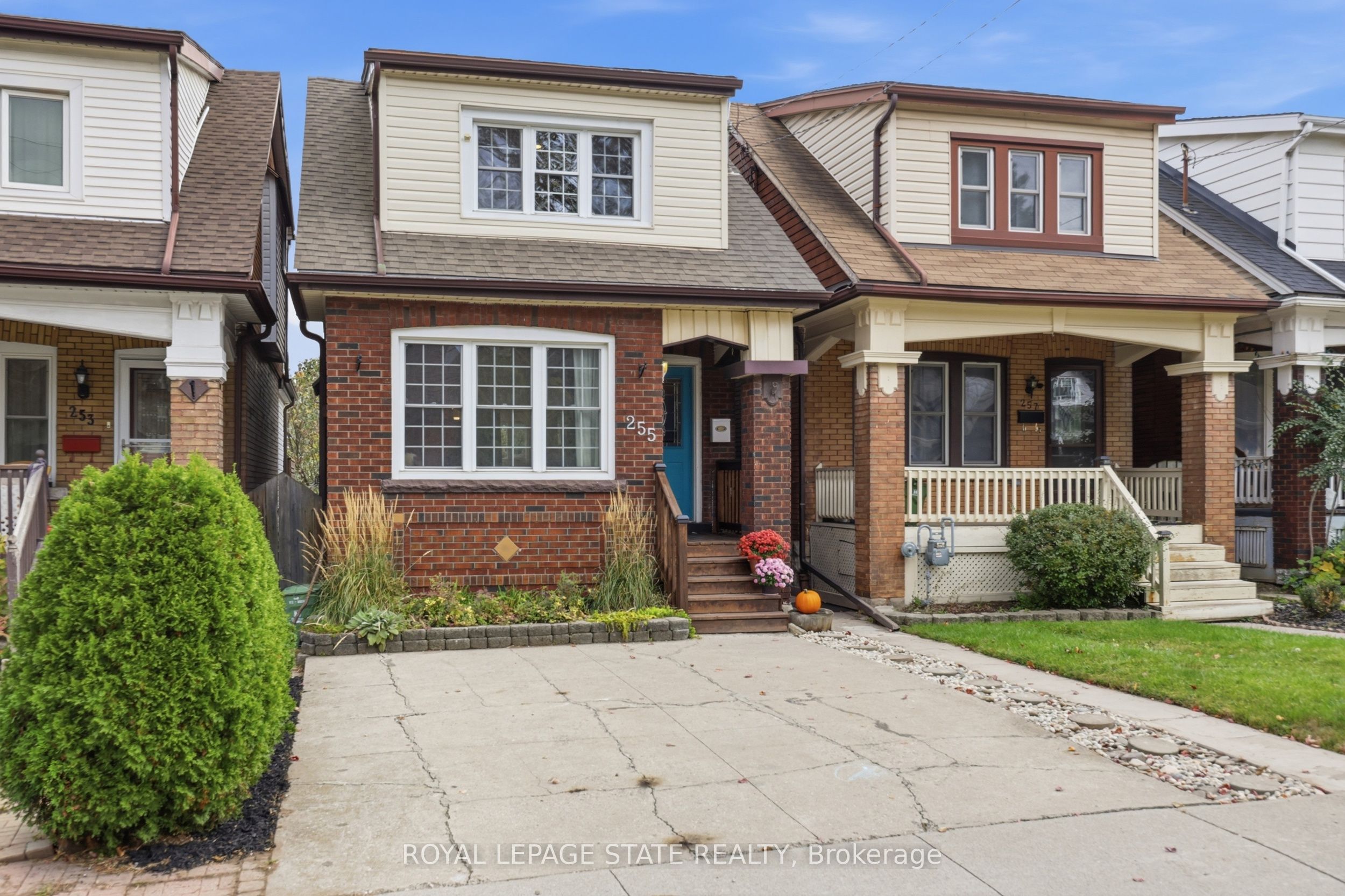 255 Ottawa Street S