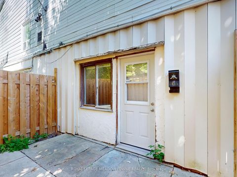 12 Wesleyan Street 6 Halton Hills ON L7G 2E1