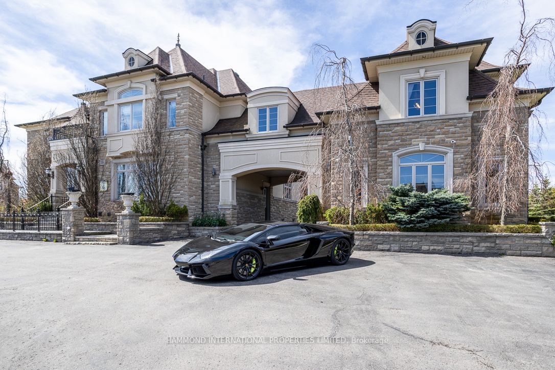 106 Stallions Court