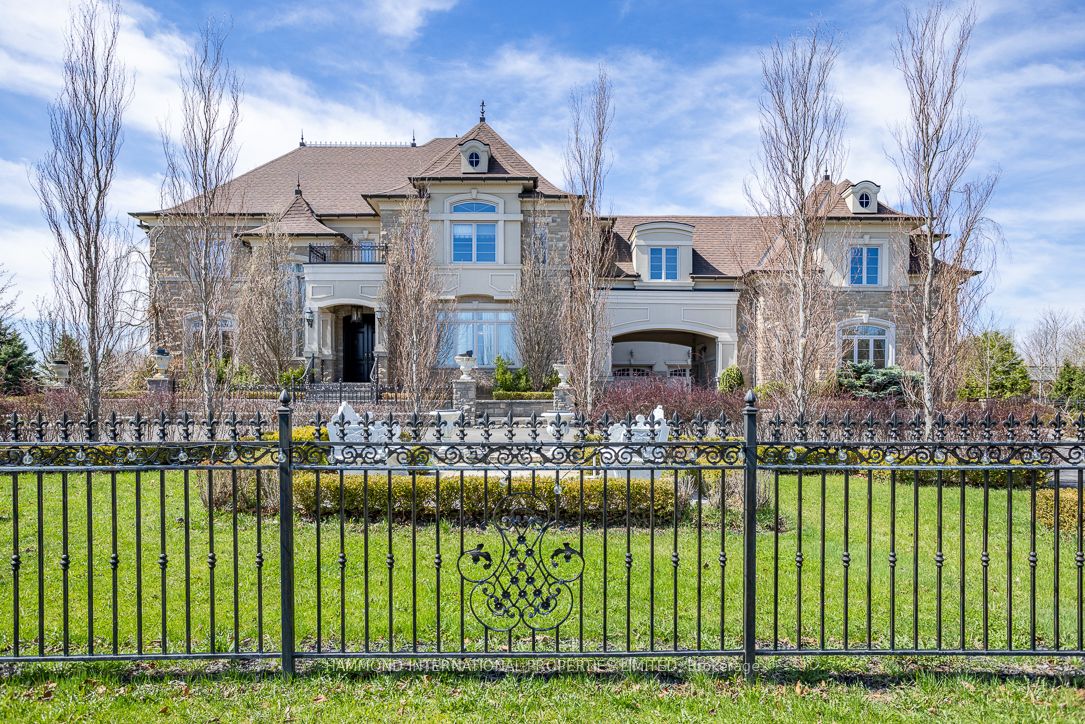 106 Stallions Court