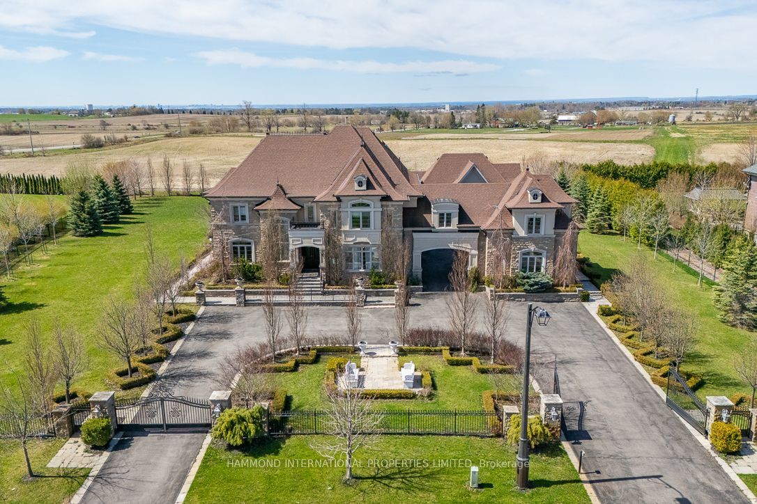 106 Stallions Court