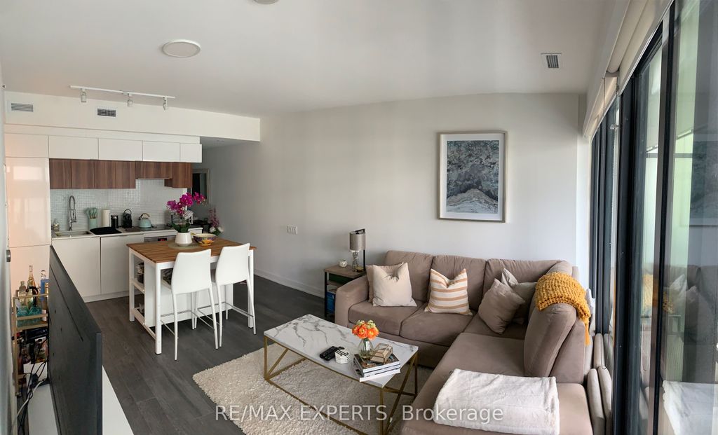 Photo of 185 Roehampton Avenue #501, Toronto, ON M4P 0C6 (MLS # C12354513)
