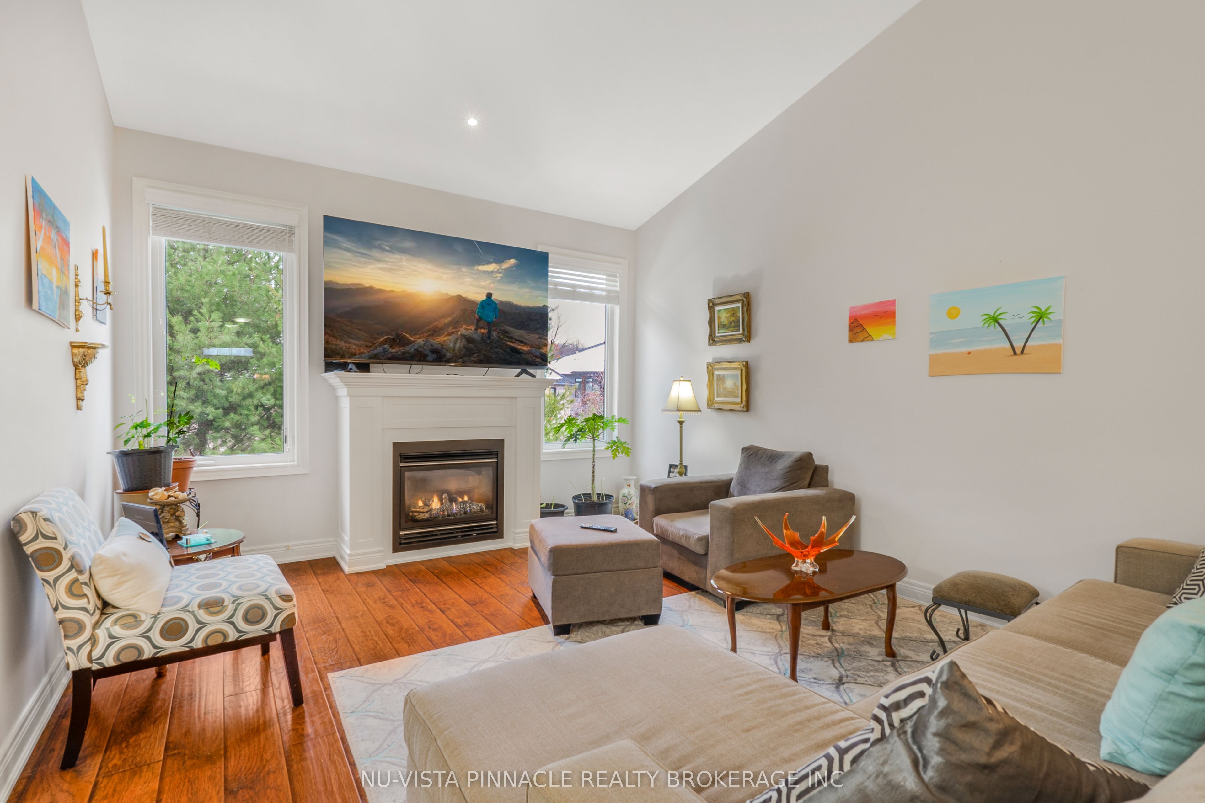 19 Hillside Drive E 10