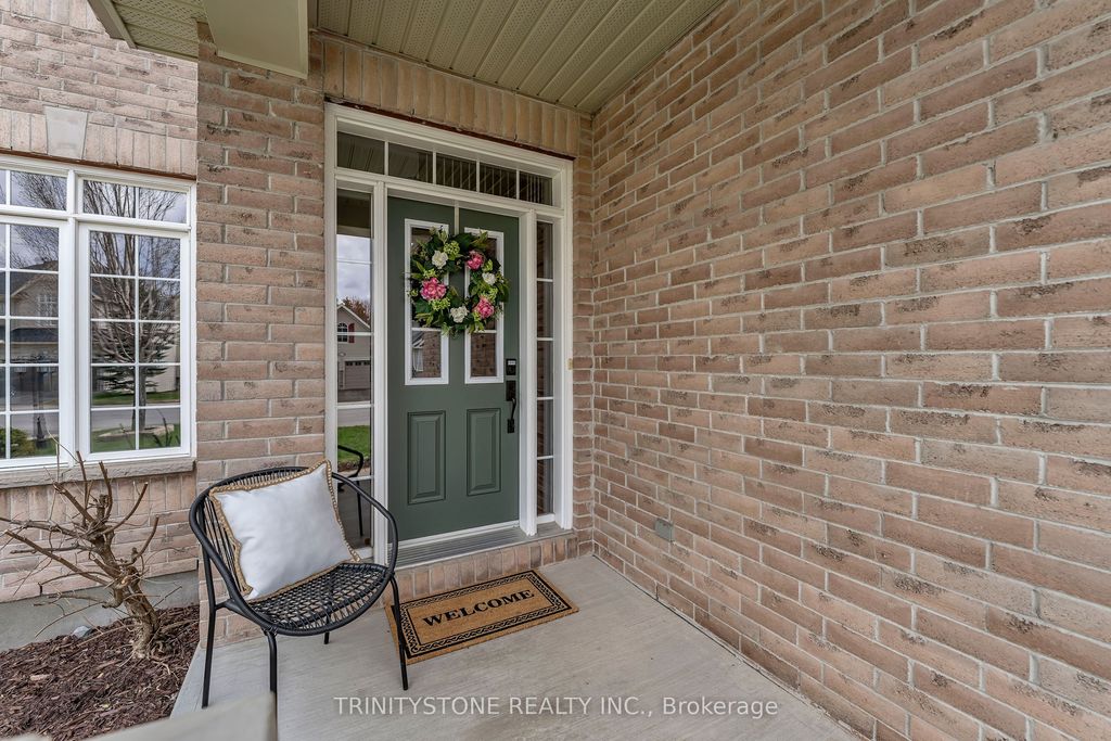 Photo of 502 Dalewood Crescent, Stittsville - Munster - Richmond, ON K2S 0L2 (MLS # X13164634)