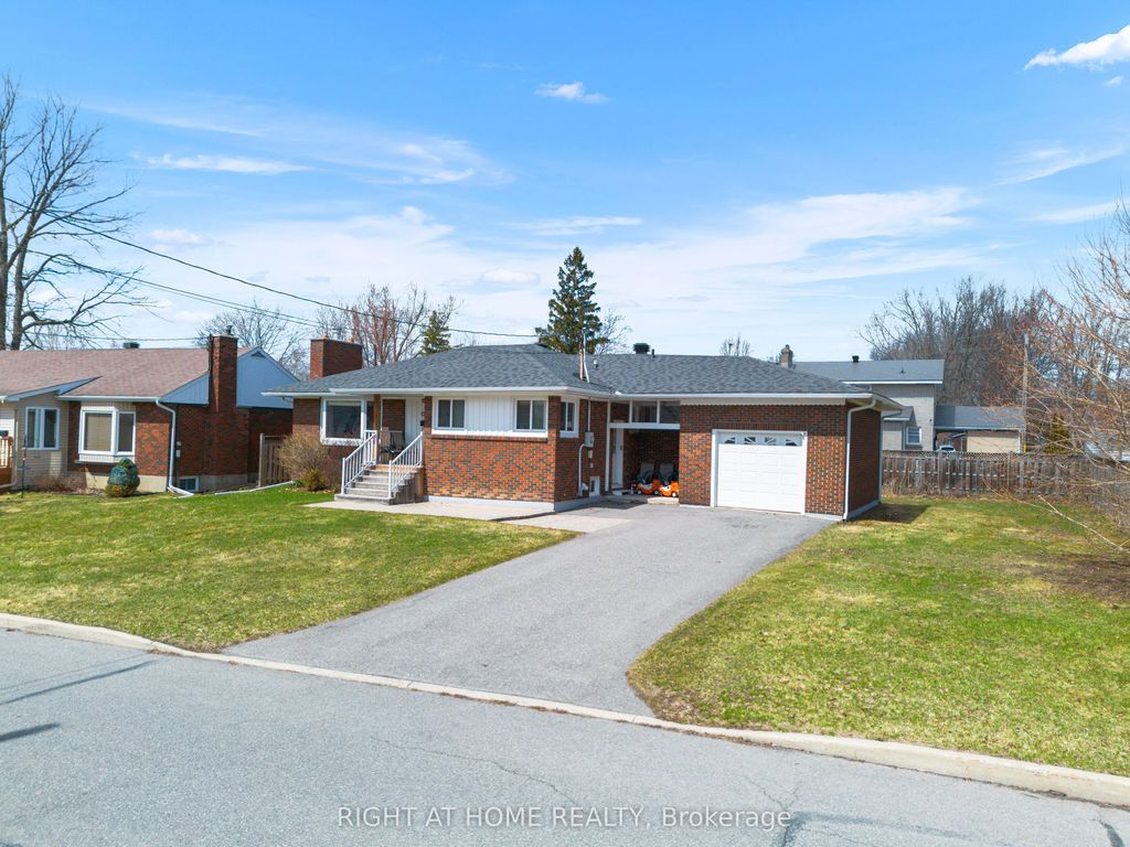 Photo of 1307 PRINCESS Street, Cornwall, ON K6J 1S4 (MLS # X12994142)