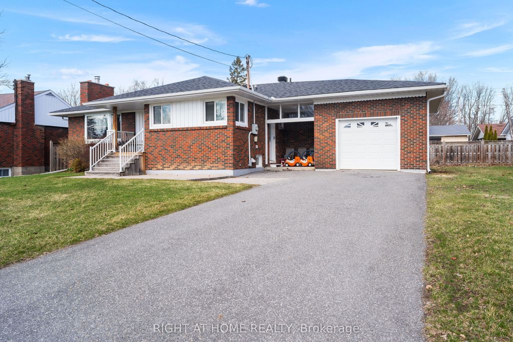 Photo of 1307 PRINCESS Street, Cornwall, ON K6J 1S4 (MLS # X12994142)