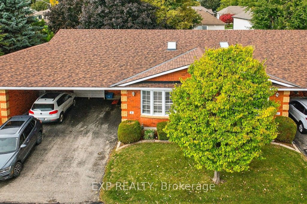 Photo of 20 Courtland Drive #2, Brantford, ON N3R 7Y2 (MLS # X12733934)