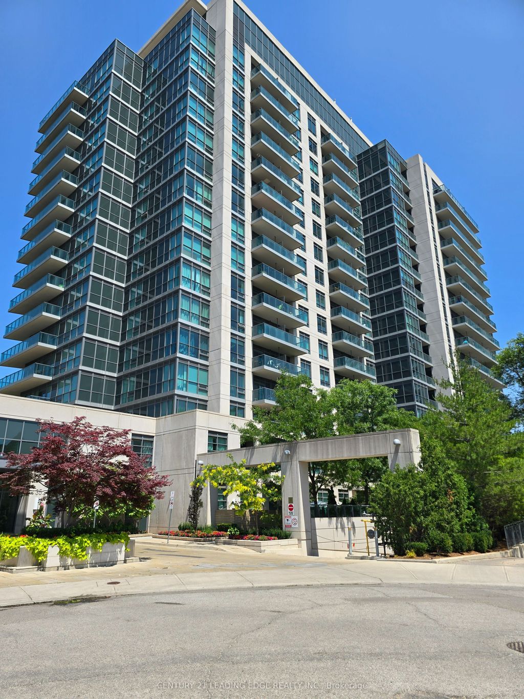 Photo of 35 Brian Peck Crescent #914, Toronto, ON M4G 0A5 (MLS # C12385698)