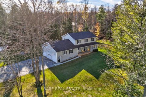 Property photo of 14 bronze bird crescent, clearview, ON l0m 1n0