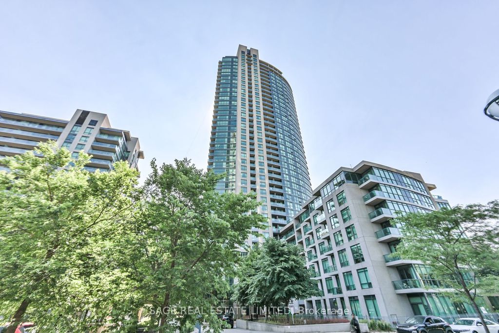 Photo of 215 Fort York Boulevard #702, Toronto, ON M5V 4A2 (MLS # C12375320)