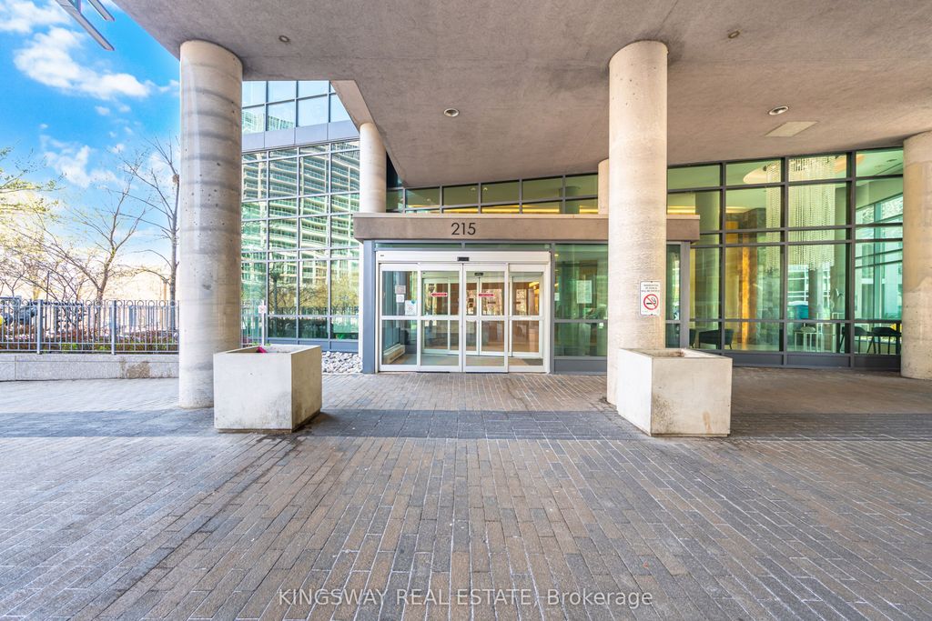 Photo of 215 FORT YORK Boulevard #3211, Toronto, ON M5V 4A1 (MLS # C13264308)