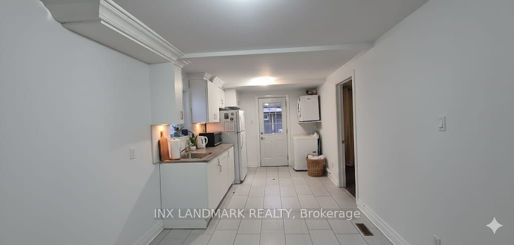 42 Fergus Avenue W UNIT 2