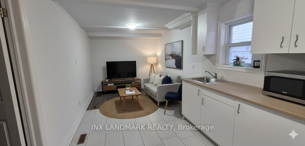 42 Fergus Avenue W UNIT 2