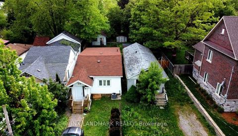 42 Fergus Avenue W UNIT 2 Richmond Hill ON L4E 3C2