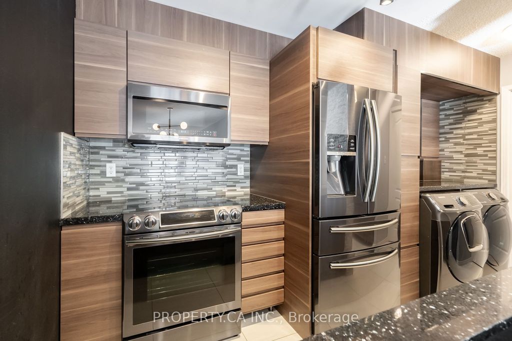 Photo of 399 South Park Road #303, Markham, ON L3T 0B8 (MLS # N13029352)