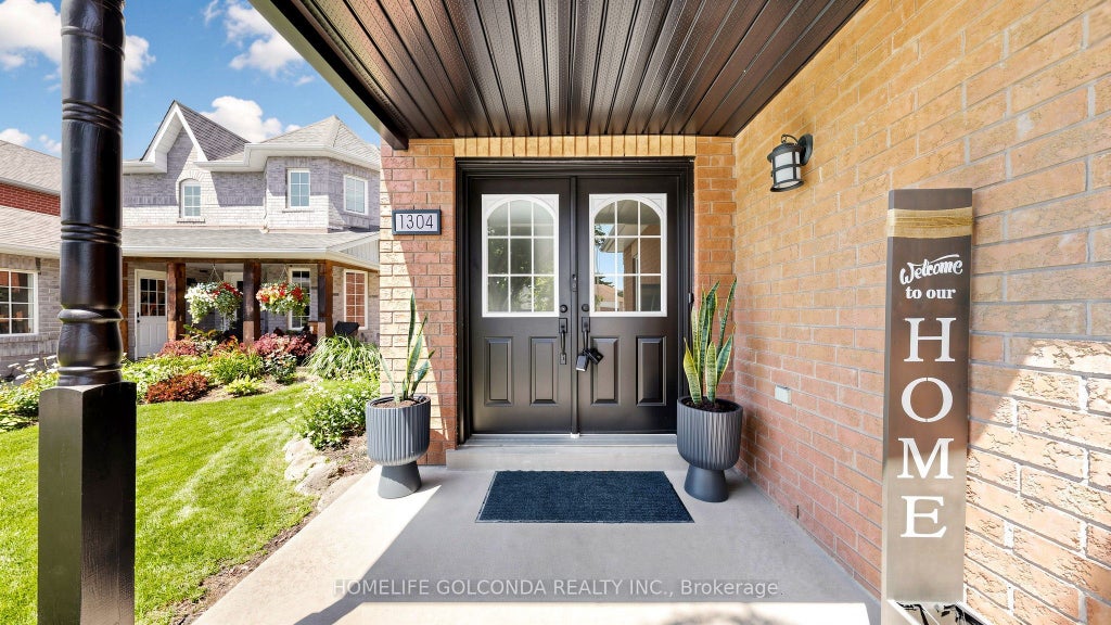 Photo of 1304 Vincent Crescent, Innisfil, ON L9S 1Z8 (MLS # N13807180)