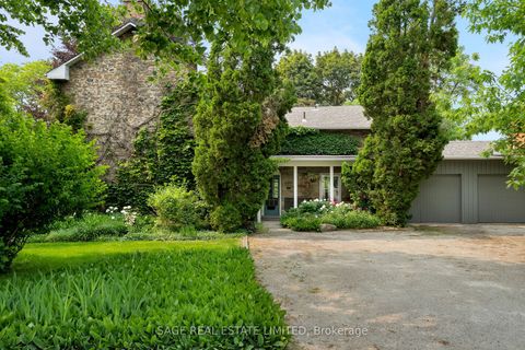 322 La Rose Avenue Toronto ON M9P 1B9