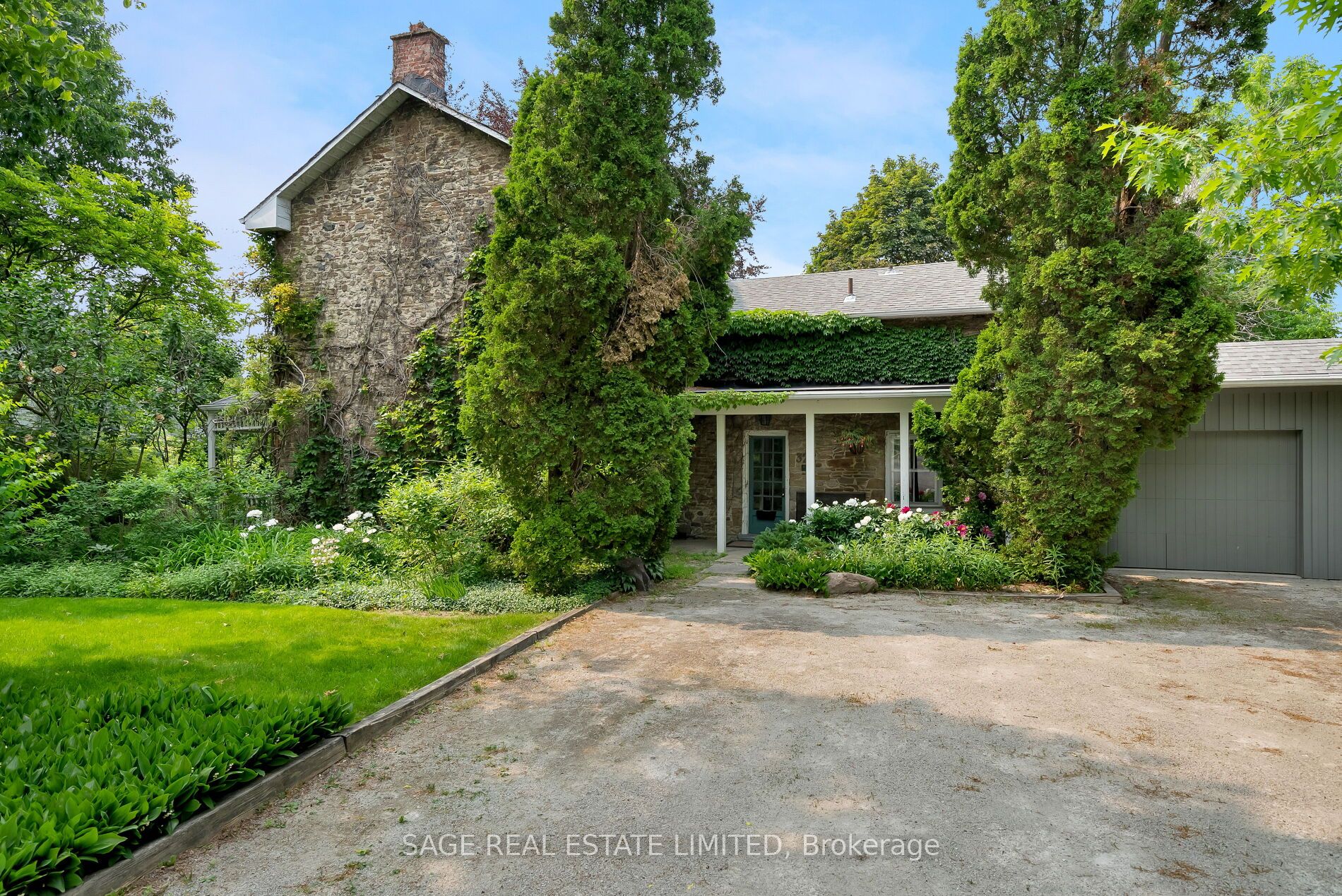 322 La Rose Avenue