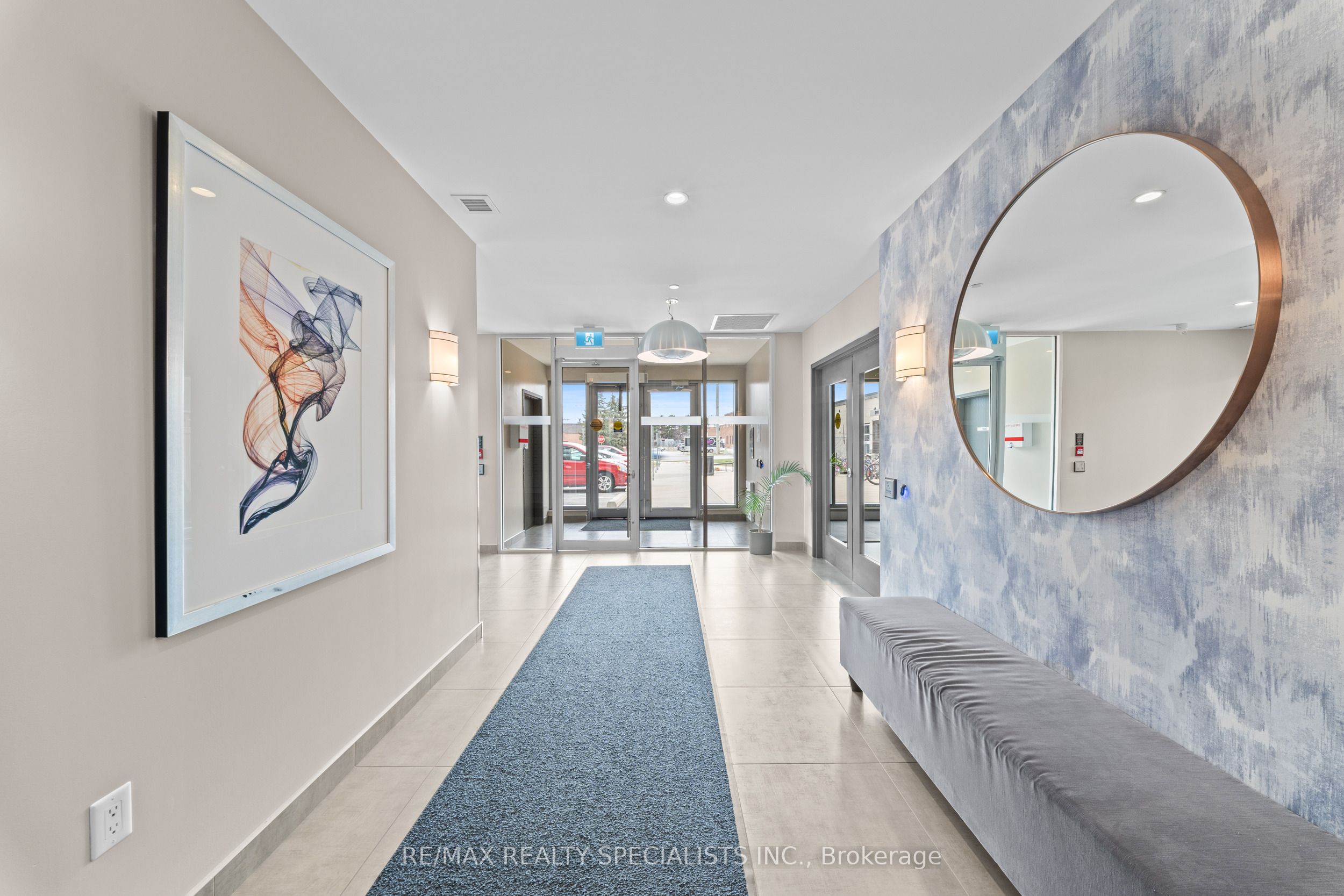 716 Main Street E 407