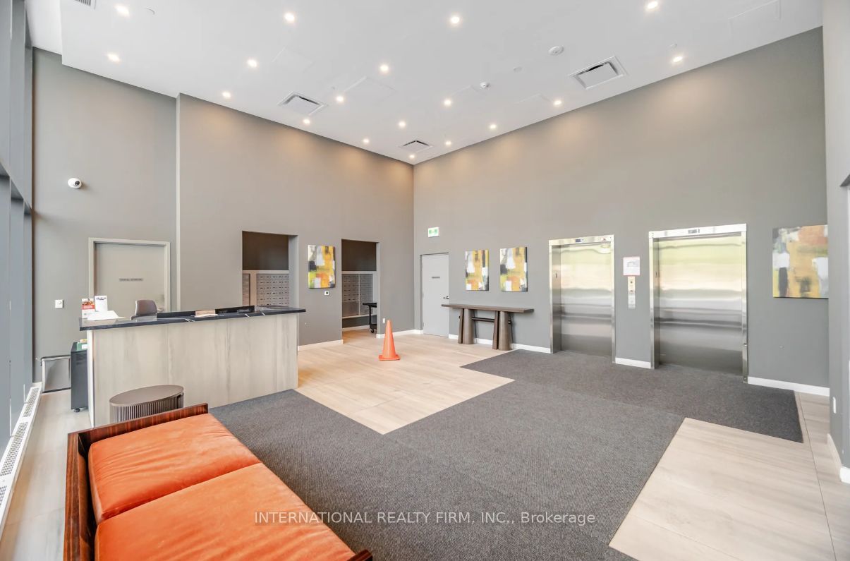 859 The Queensway N/A 710