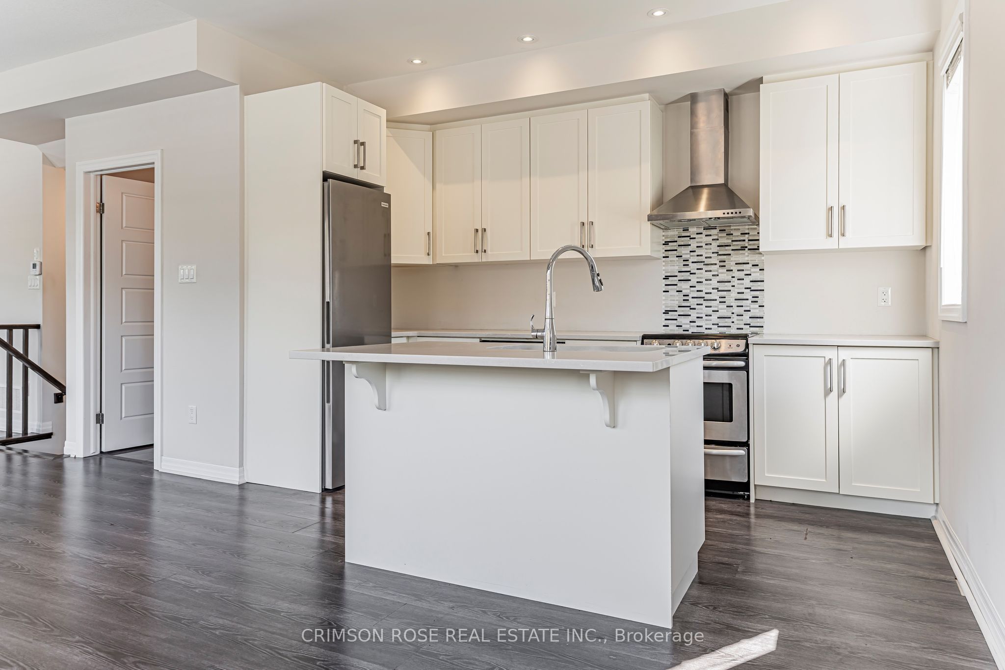 70 Plains Road W 10