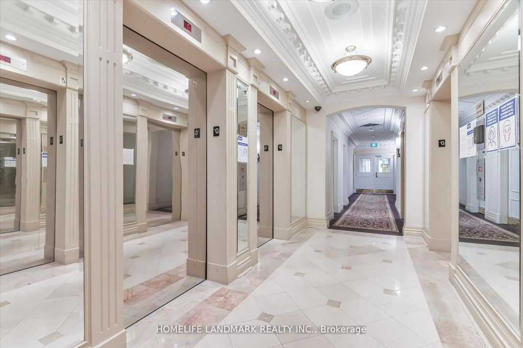 Photo of 18 Sommerset Way #206, Toronto, ON M2N 6X5 (MLS # C13028354)