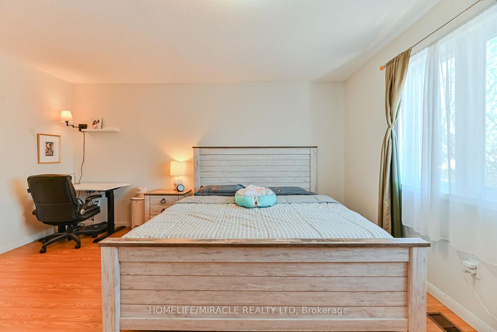 Photo of 1128 Dundas Street W #98, Mississauga, ON L5C 1E1 (MLS # W12706128)