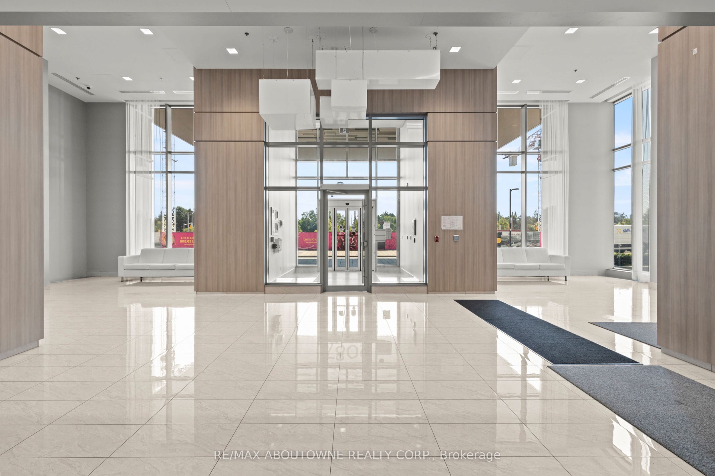 2087 Fairview Street 906