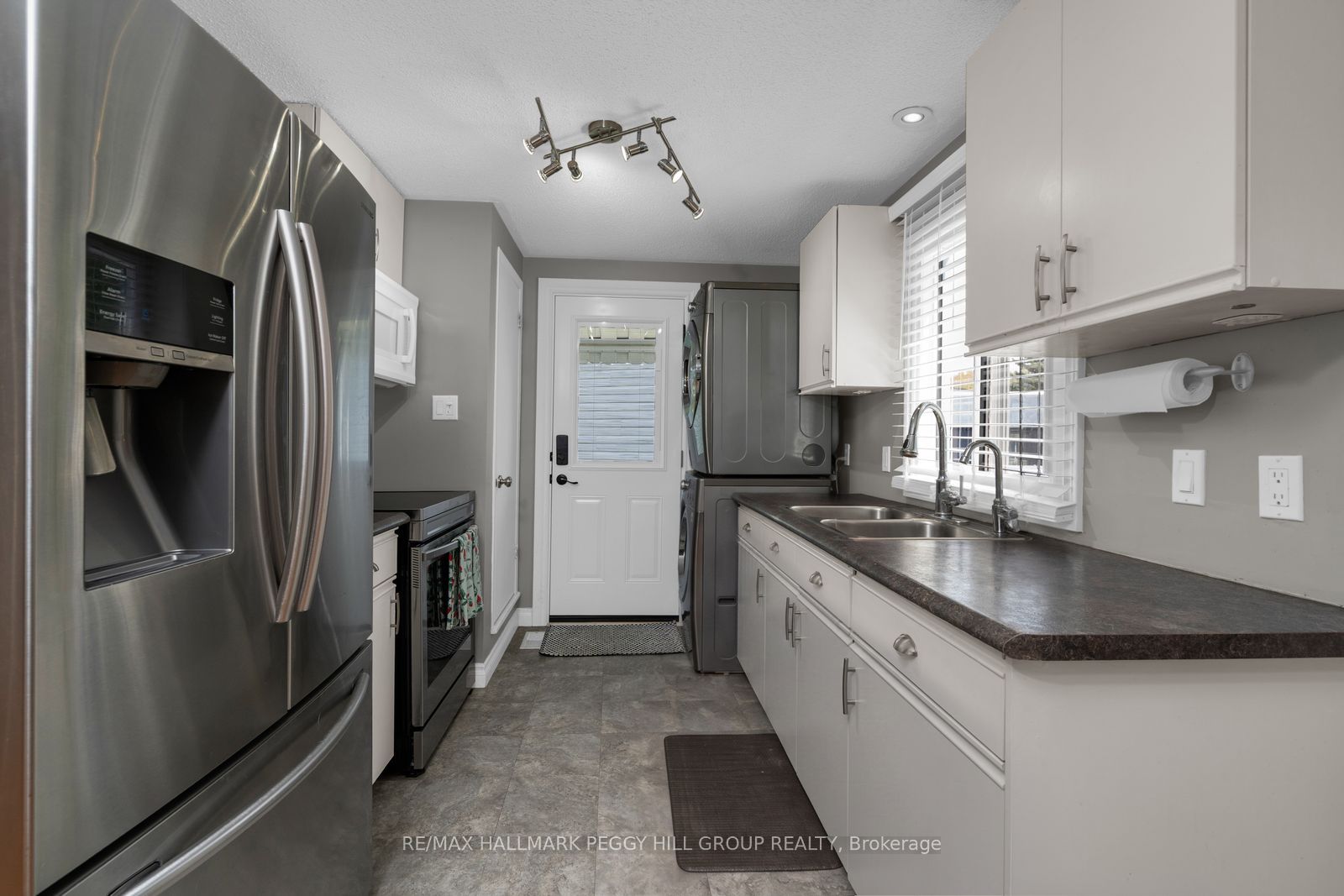 53 Corner Brook Trail
