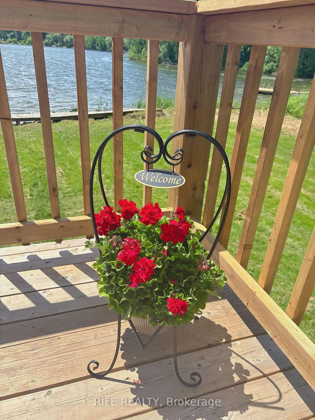 Photo of 41 Connor Drive, Whitchurch-Stouffville, ON L4A 7X3 (MLS # N13033476)