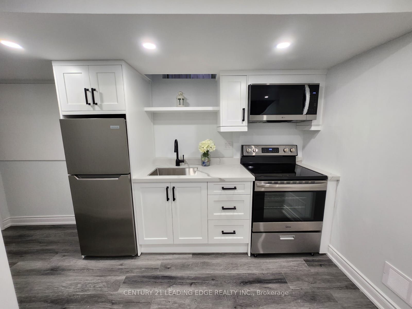 6409 Saratoga Way Lower