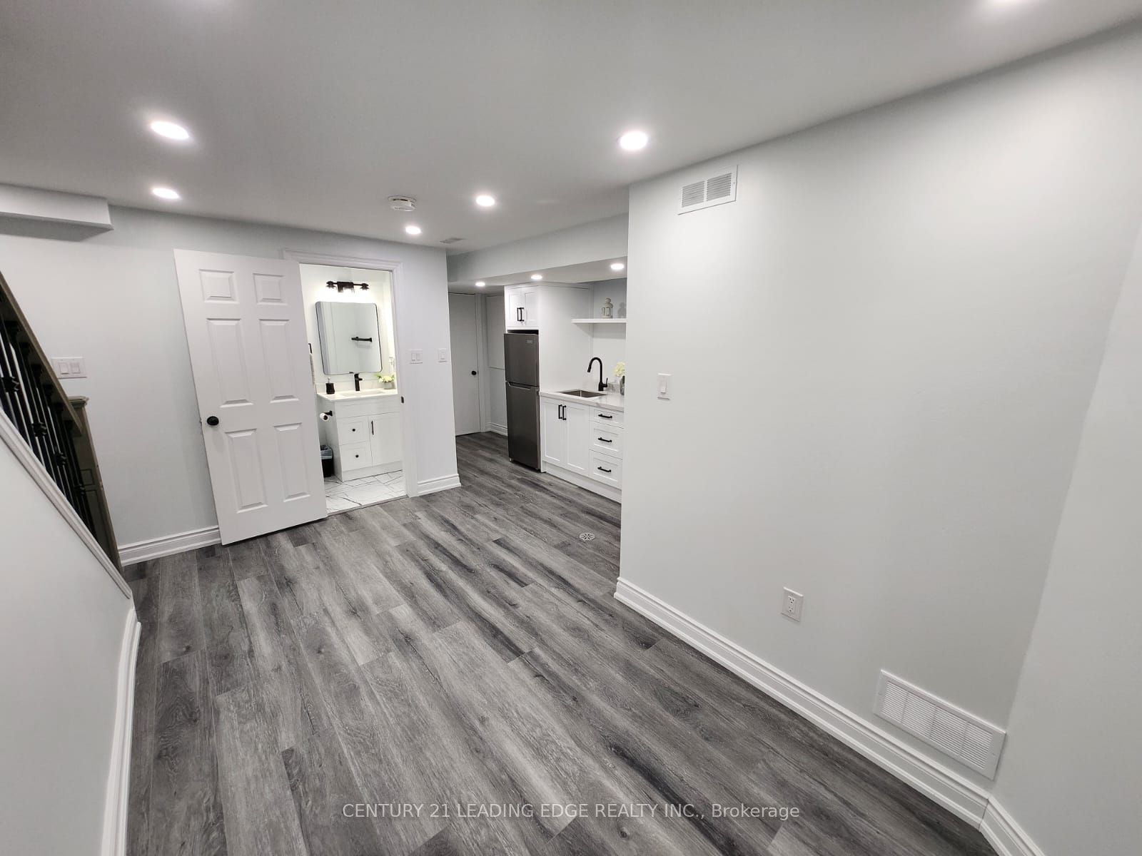 6409 Saratoga Way Lower