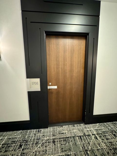 111 Elizabeth Street 1708 Toronto ON M5G 1P7
