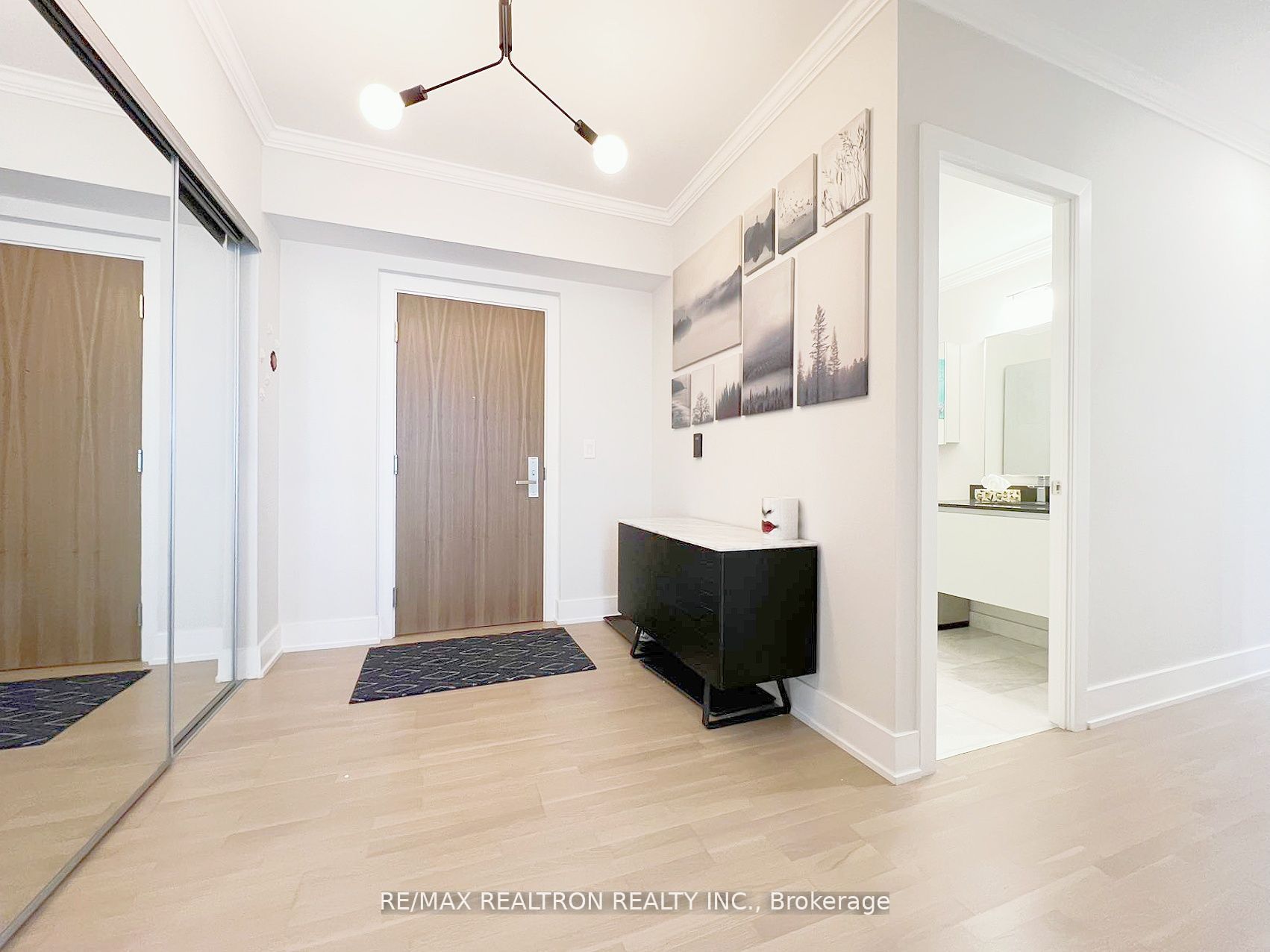 200 Bloor Street W 2801