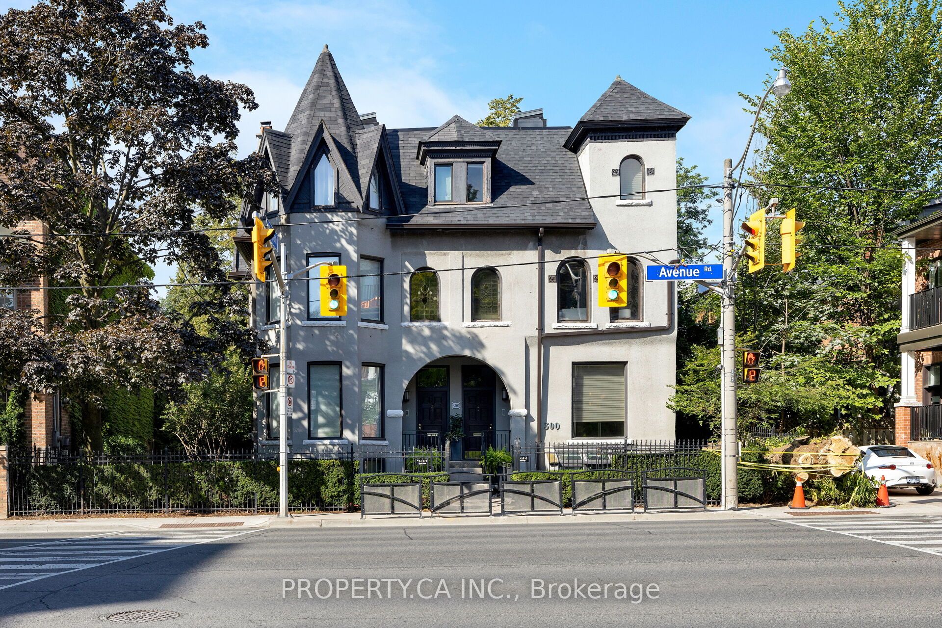 300 Avenue Road 5