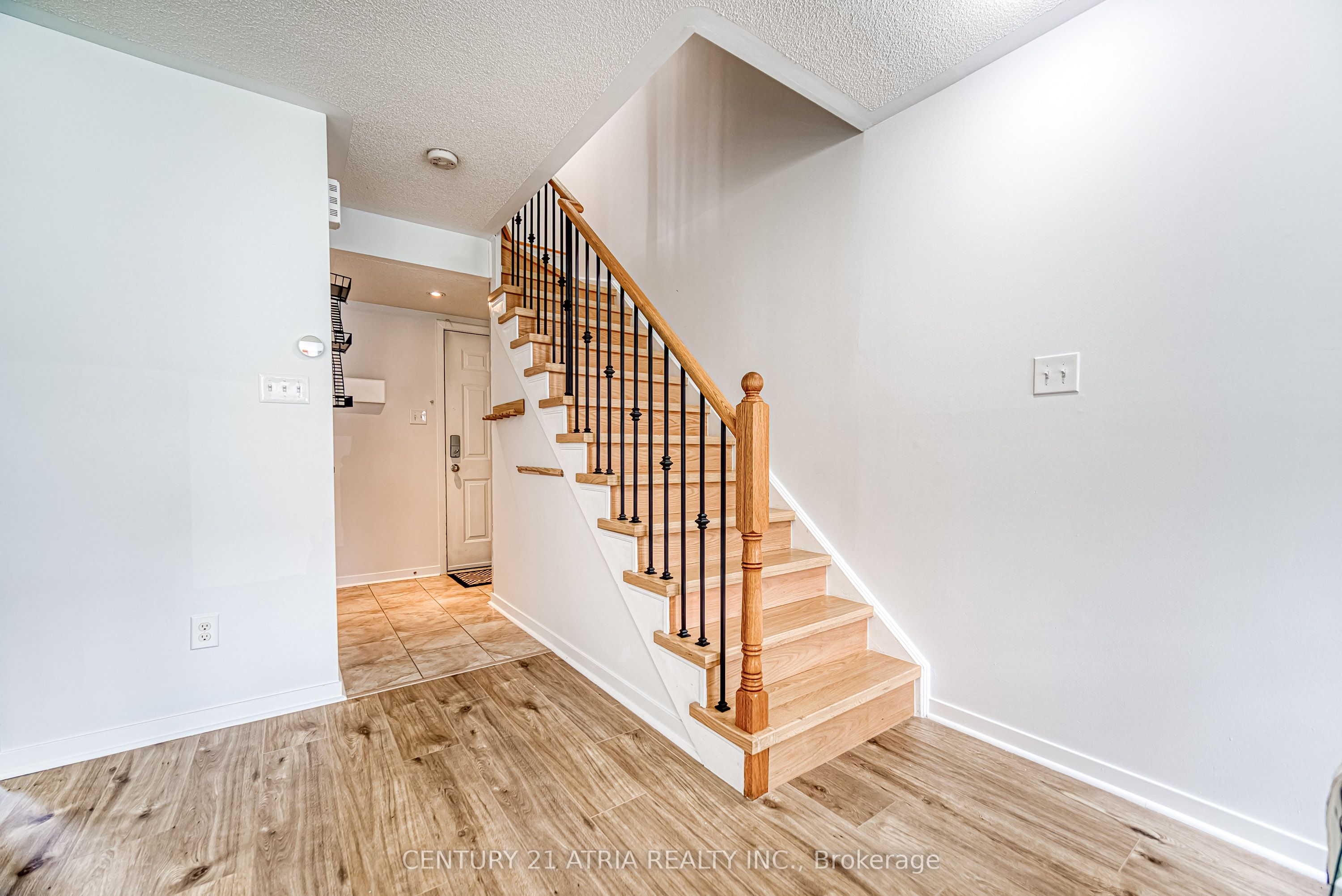 8 Frances Loring Lane 2