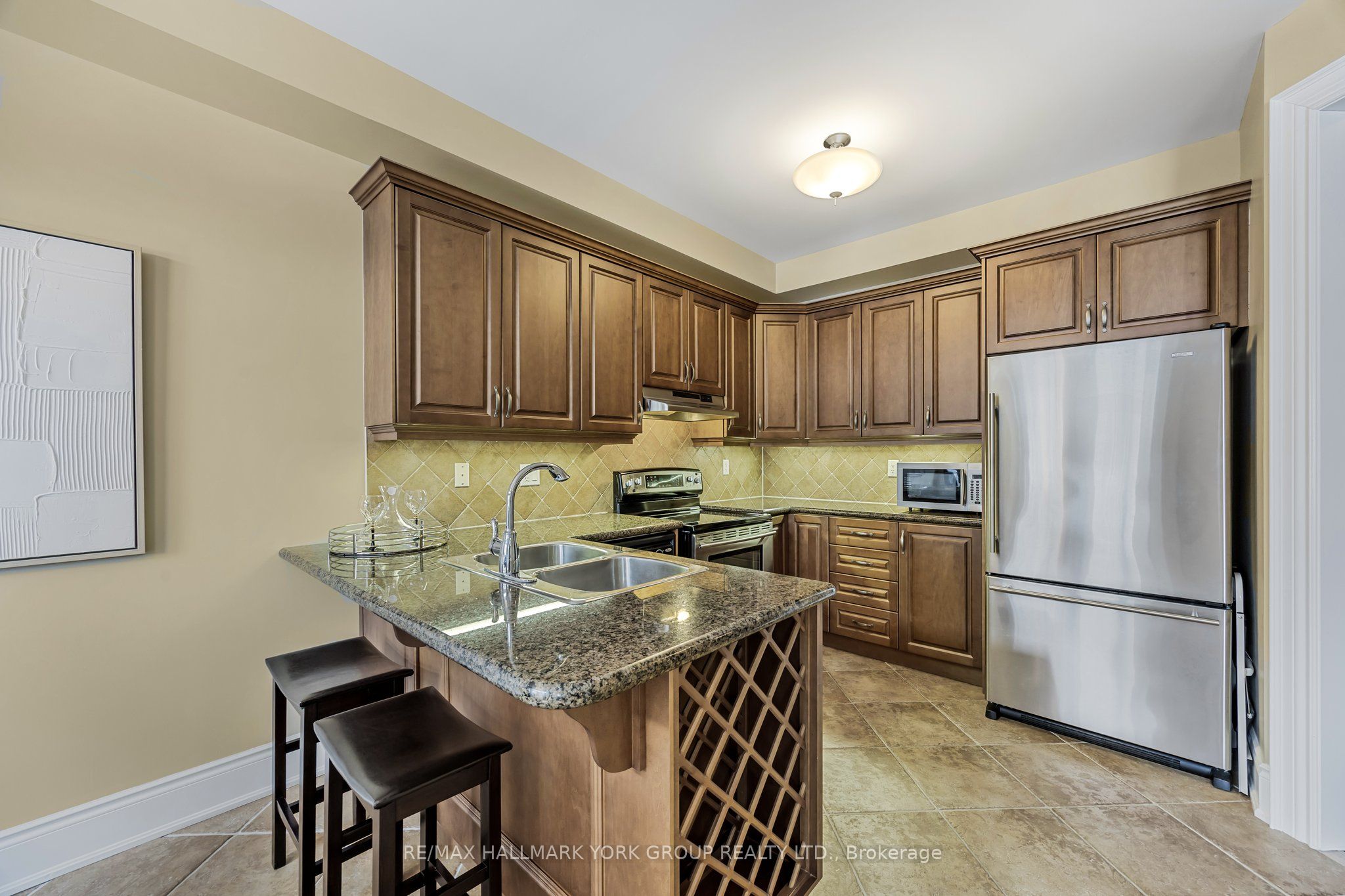 484 Worthington Avenue 8
