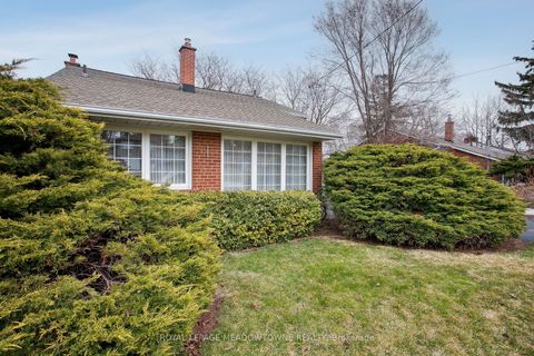 123 Vista Drive W Mississauga ON L5M 1W2