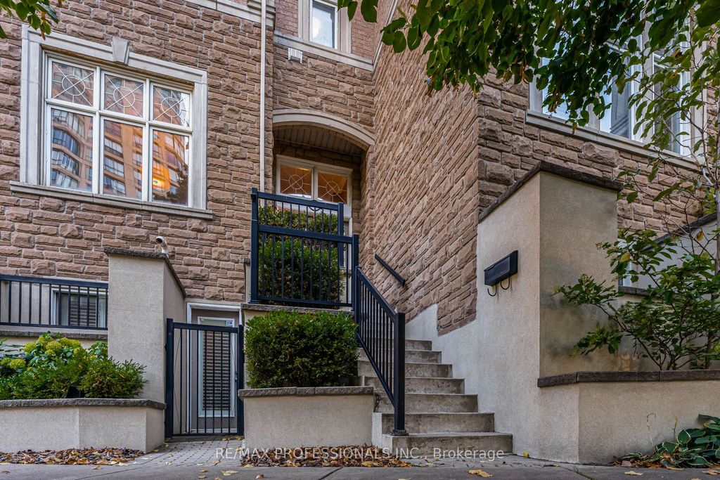 Photo of 2264 Lake Shore Boulevard W, Toronto, ON M8V 1A9 (MLS # W12441405)